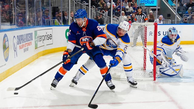 islanders-sabres-kyle-palmieri.jpg 